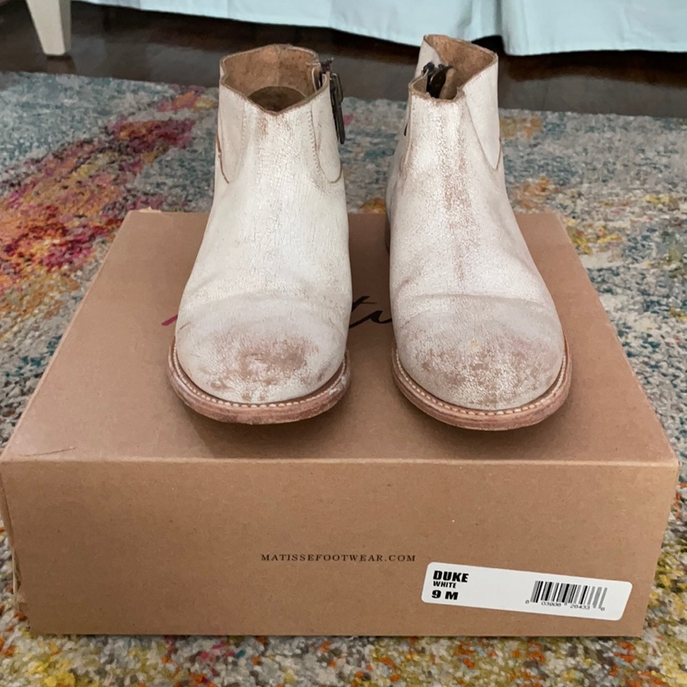Matisse distressed white leather ankle boots